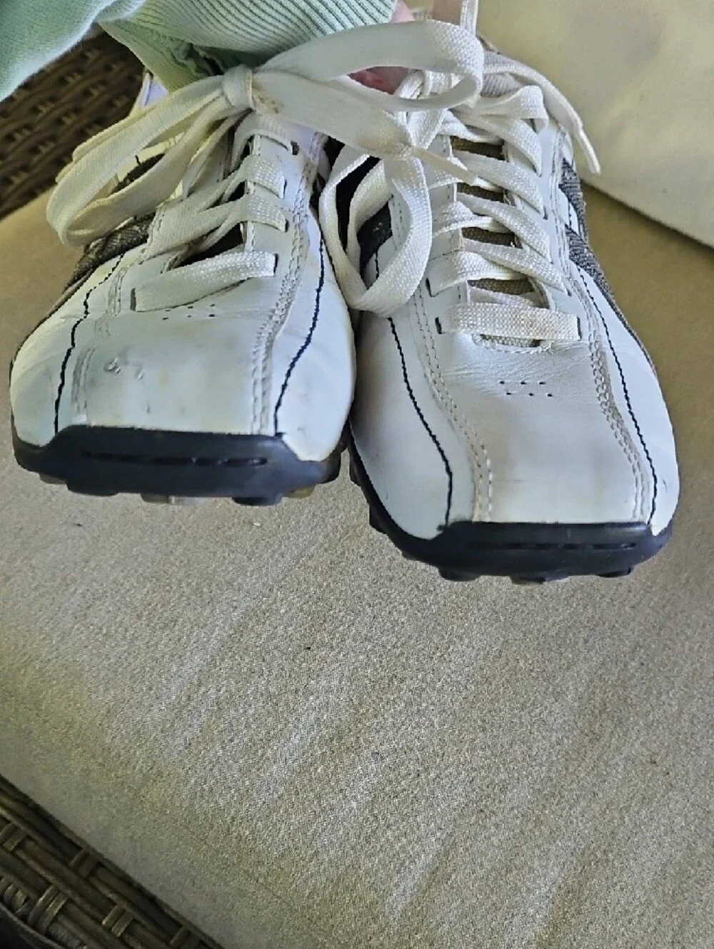 Skechers Men’s White Lace-Up Sneakers with Black Accent Stripes 8 1/2